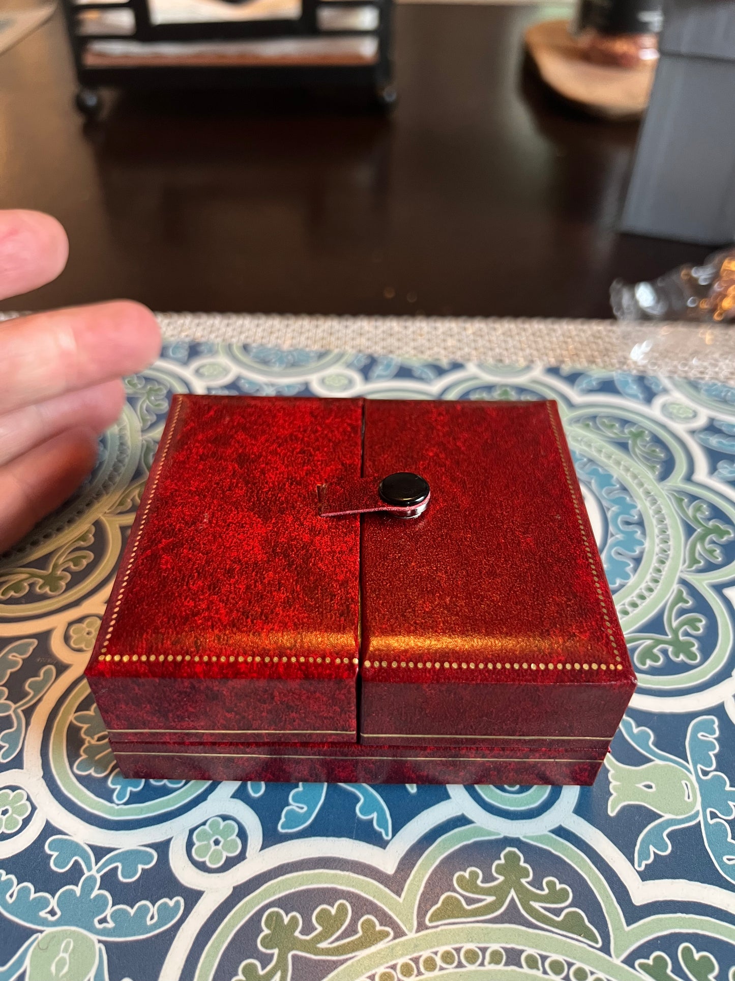 Ladies dainty Fossil F2 silver tone light purple dial