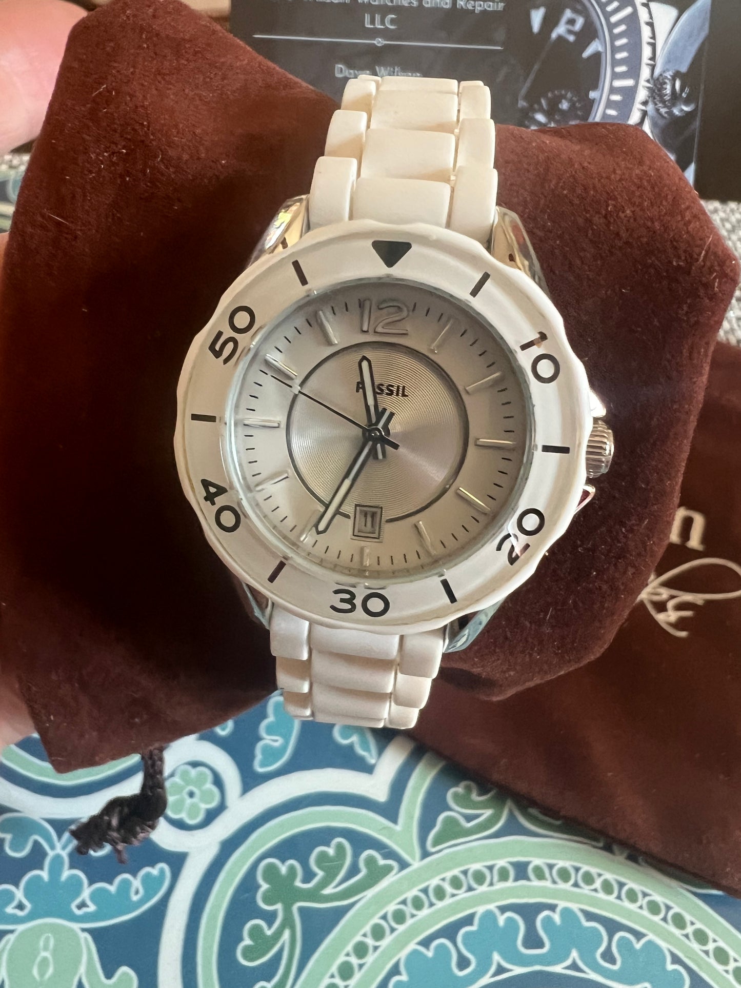 Ladies Fossil White Diver Watch rotating bezel