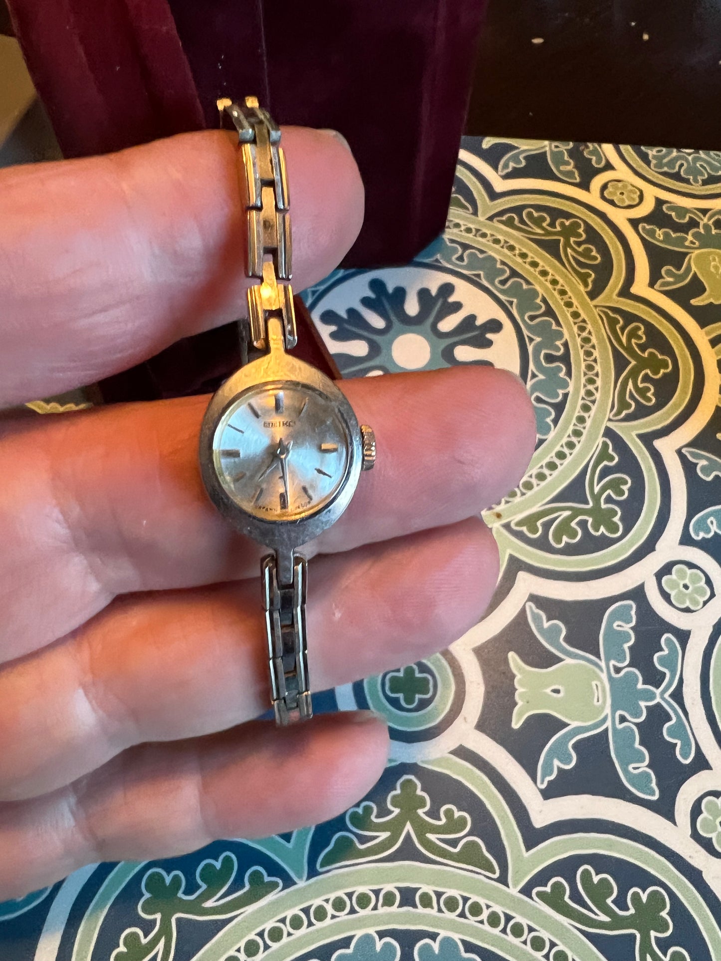 Dainty Seiko vintage 1960’s mechanical watch runs perfectly b6