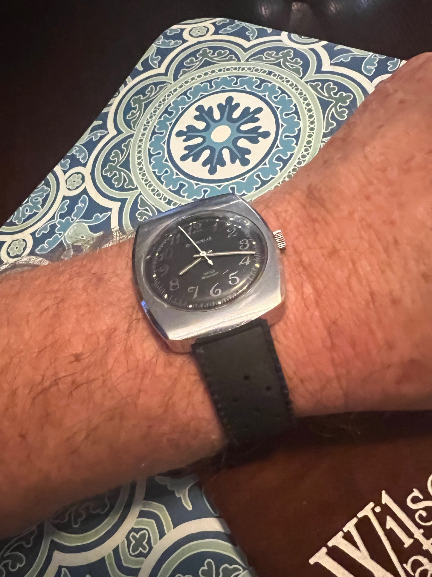 1970 Caravelle men’s winding watch. Excellent condition, Tropic style strap, runs perectly. B8