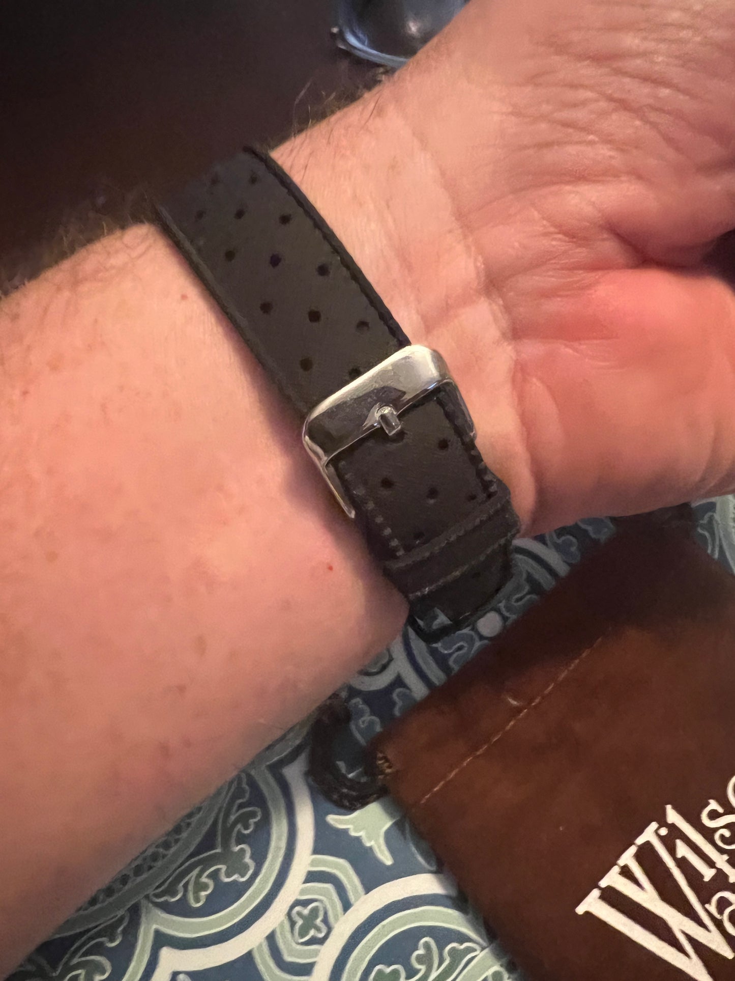 1970 Caravelle men’s winding watch. Excellent condition, Tropic style strap, runs perectly. B8
