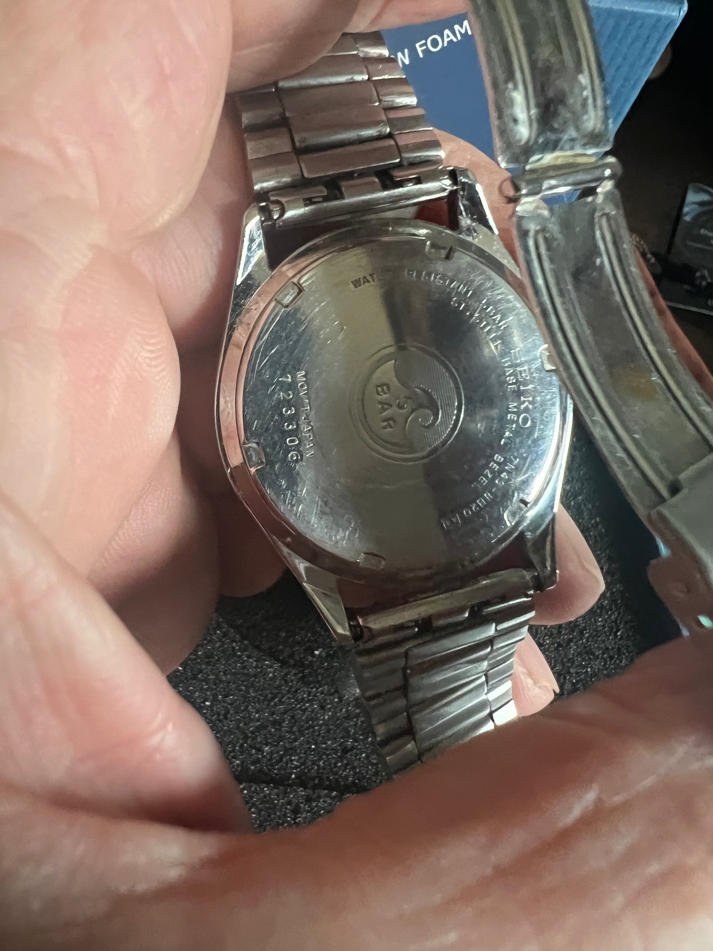 Men’s Seiko two-tone dress watch with box 7N43-8820. B8