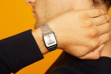 Apple Watches Losing Popularity are Giving Way to Traditional Timepieces