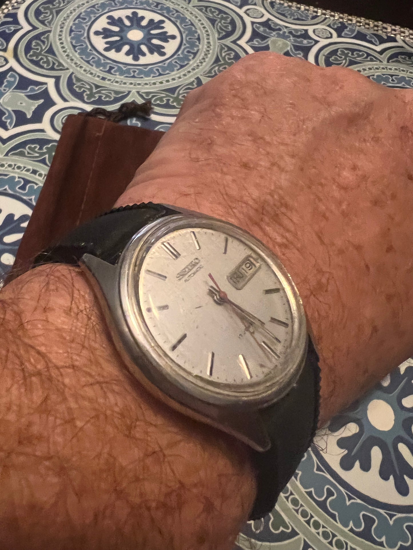 Men’s vintage Seiko automatic watch 7009-8599(P) runs perfectly