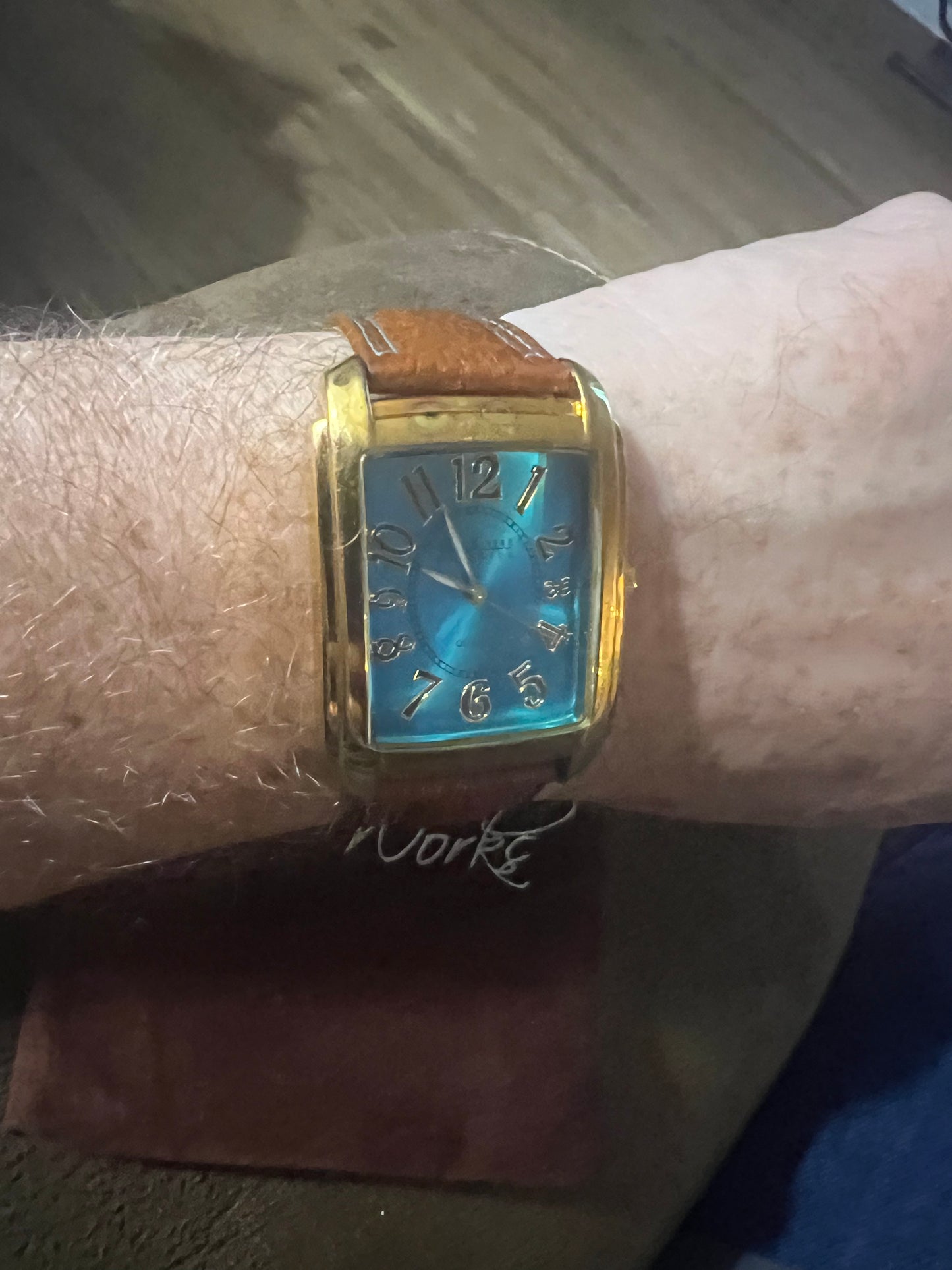 Joan Rivers collection gold to e blue dial watch V377