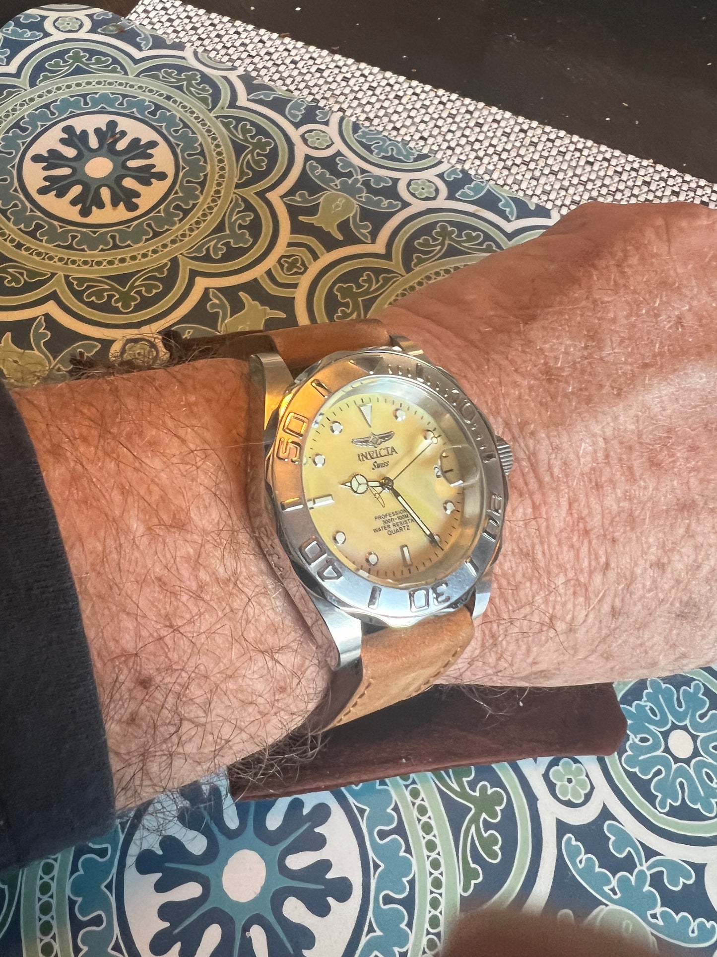 Men’s Invicta 2553 Swiss made watch