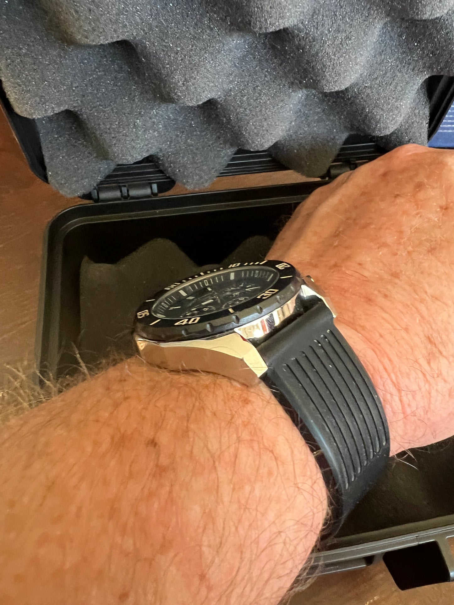 Tommy Bahama men’s Relax Chronograph diver watch