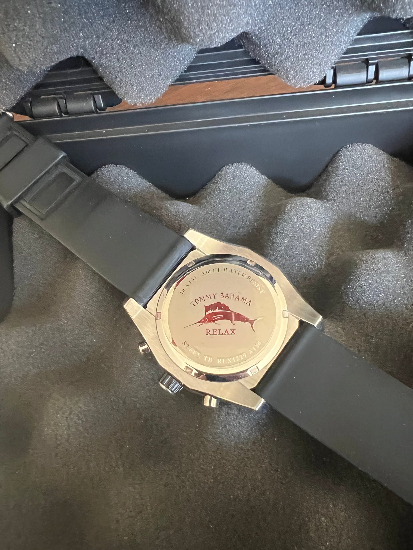 Tommy Bahama men’s Relax Chronograph diver watch