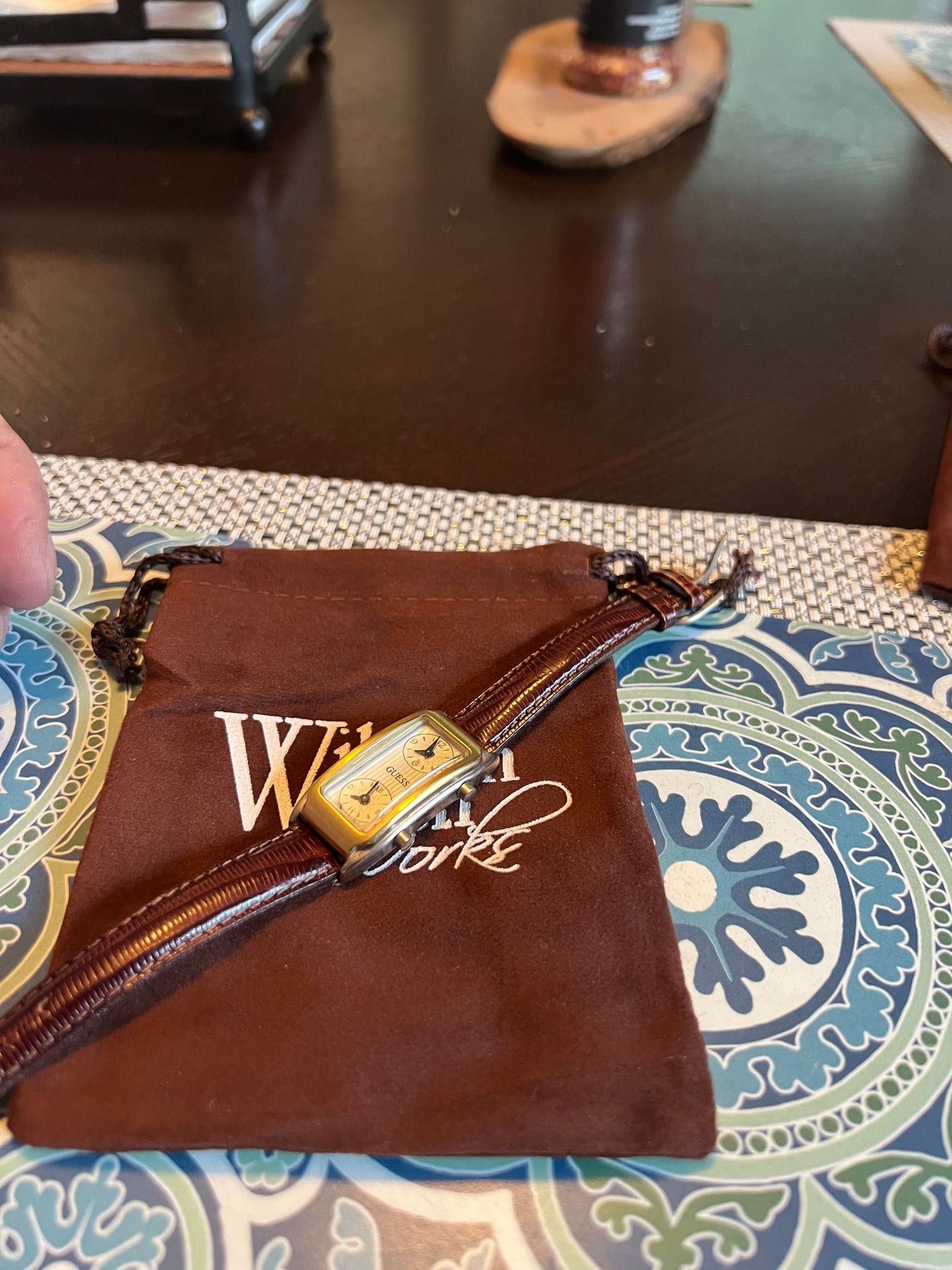 Dainty 90’s Guess two time zone watch