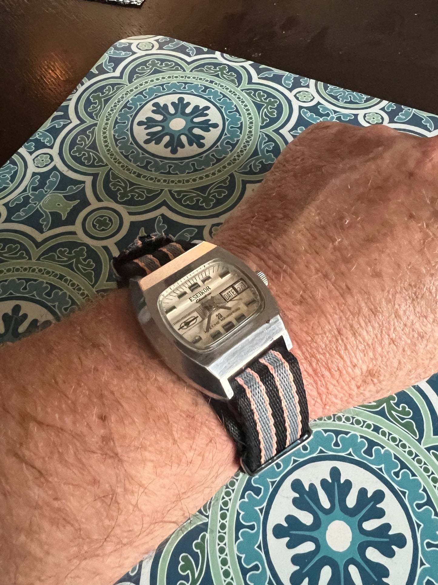 Men’s 1955 Eseikor winding watch