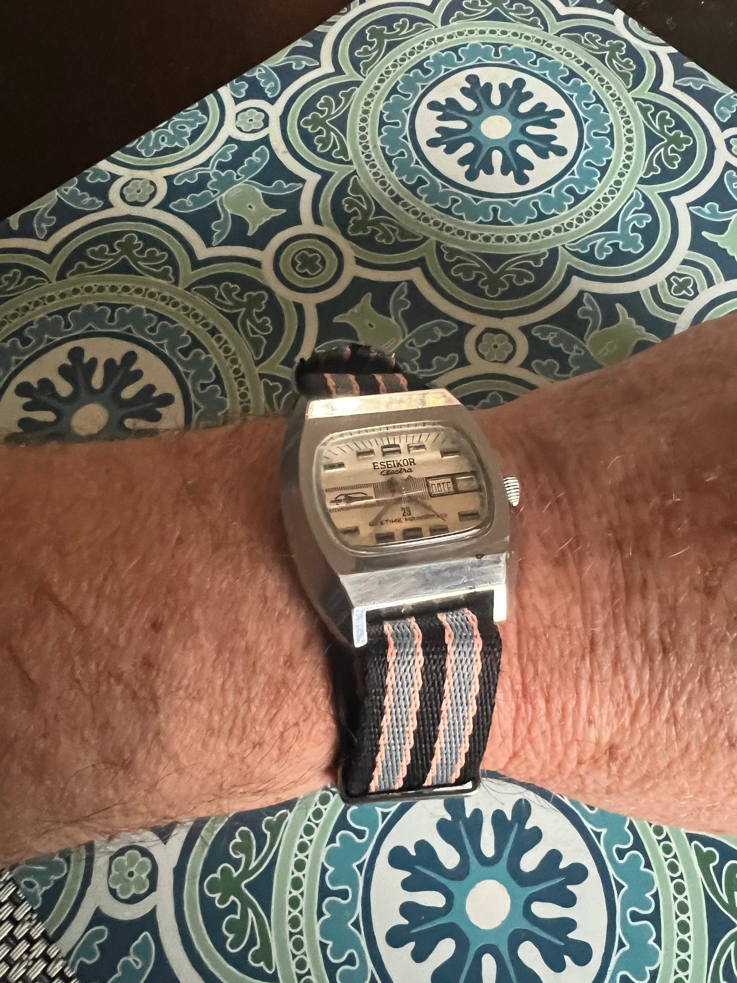 Men’s 1955 Eseikor winding watch