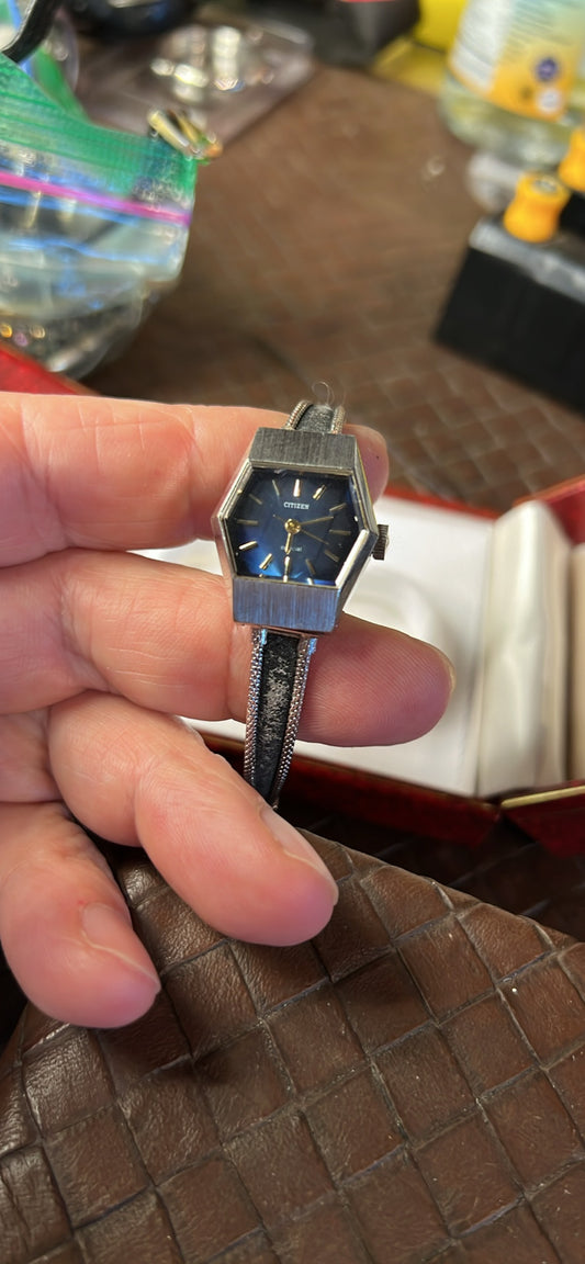 1964 Citizen Dainty mechanical Ladies Watch 6800 in box