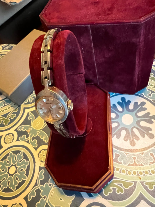 Dainty Seiko vintage 1960’s mechanical watch runs perfectly b6