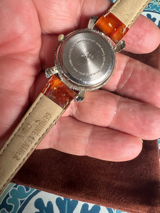 90’ ladies dainty moon-phase watch new battery B6