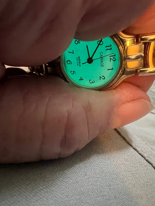 Ladies dainty, small vintage gold tone Carriage watch B8