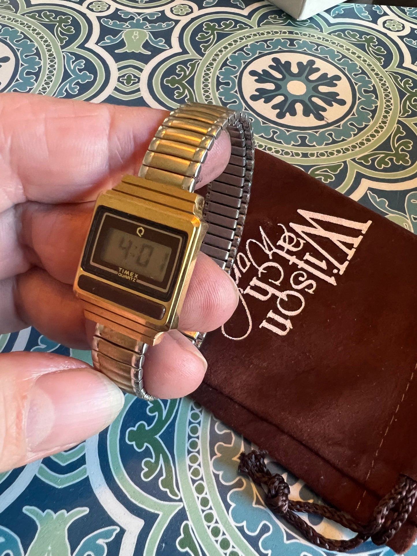 Vintage early 80’s gold tone Timex small dainty hipster digital watch B8