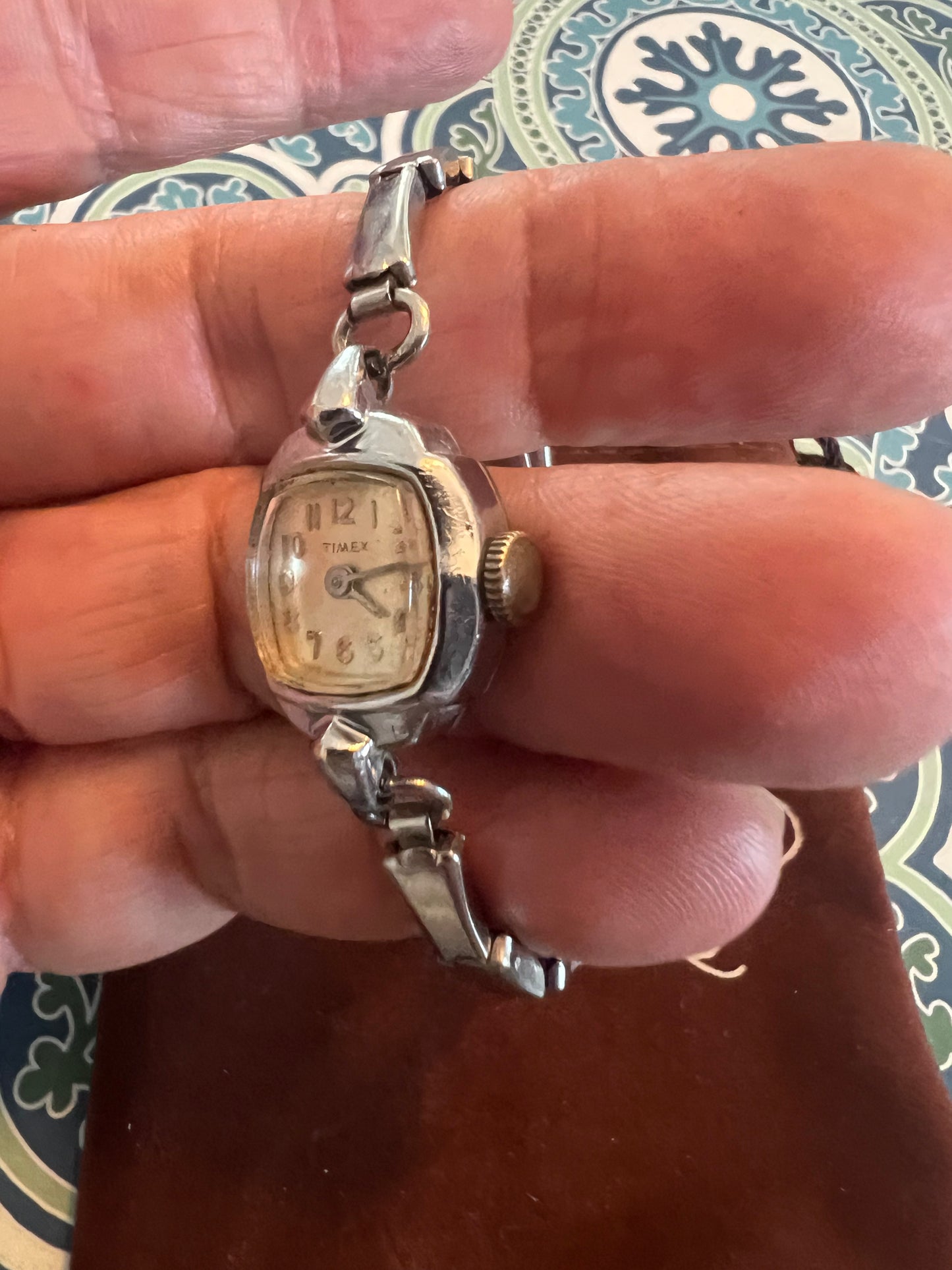 Timex 1968 dainty silver tone tiny winding watch B8