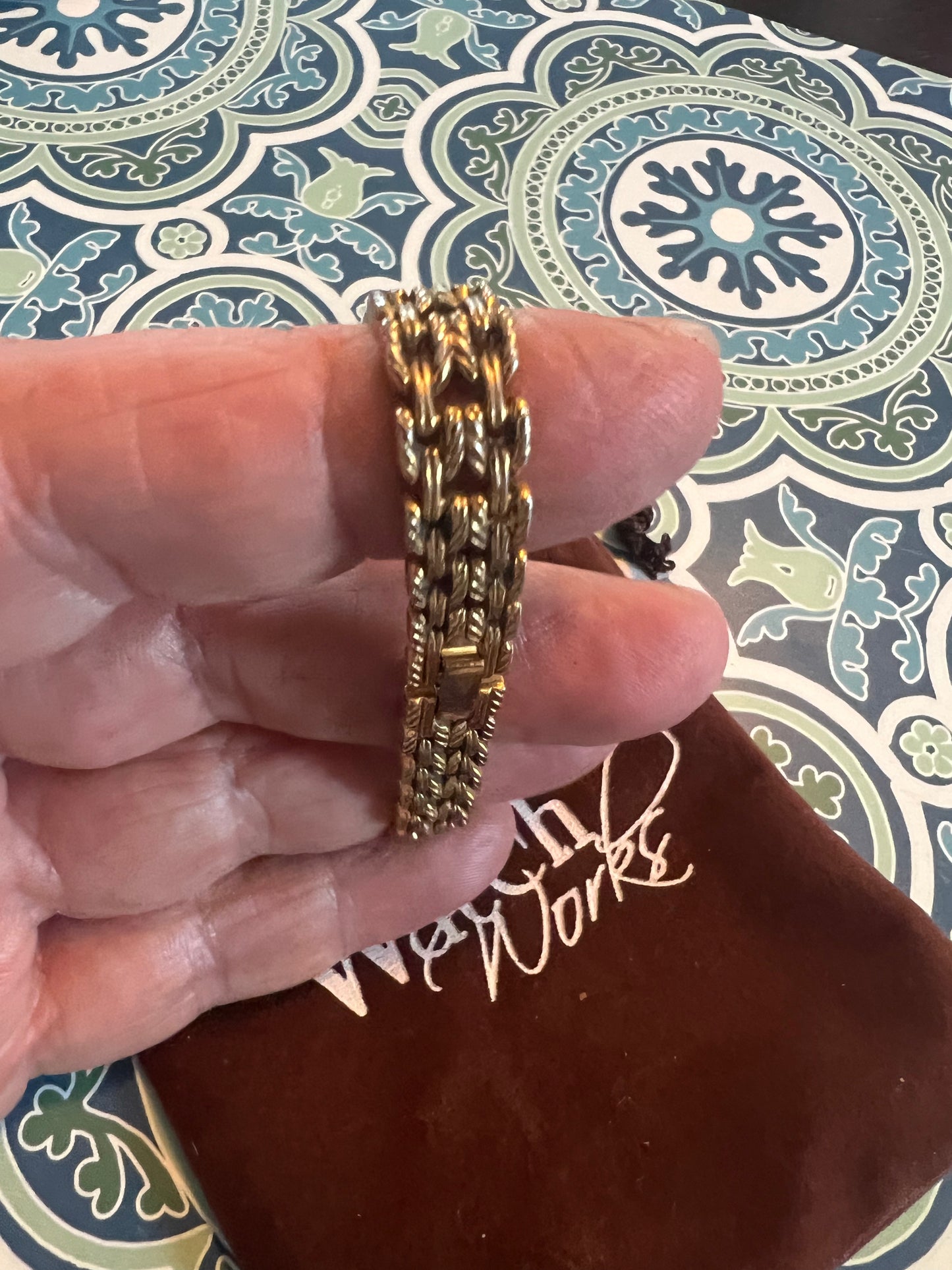 Ladies 1995 Citizen 33-7081 tiny, dainty ladies watch B8