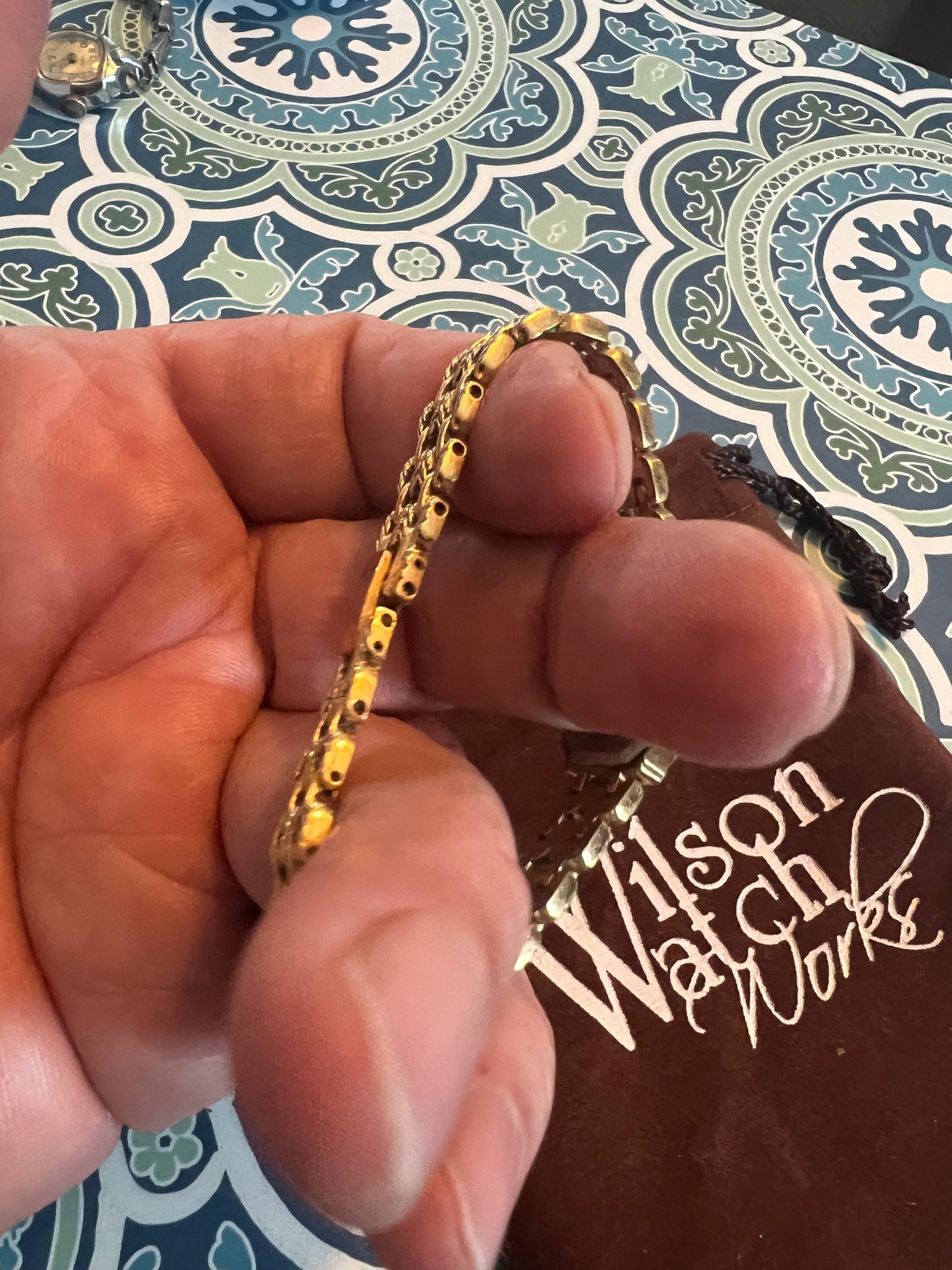 Ladies 1995 Citizen 33-7081 tiny, dainty ladies watch B8