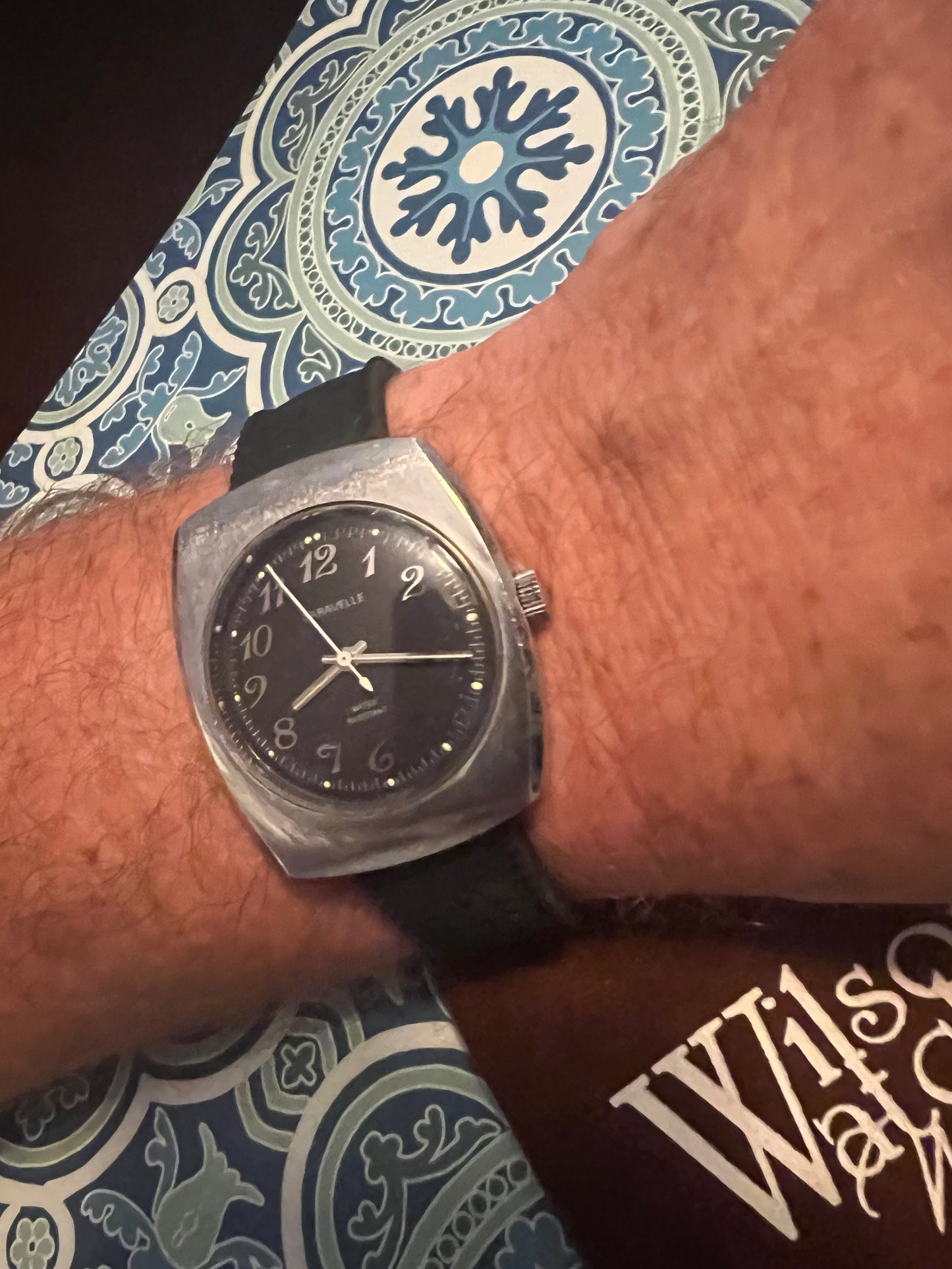 1970 Caravelle men’s winding watch. Excellent condition, Tropic style strap, runs perectly. B8