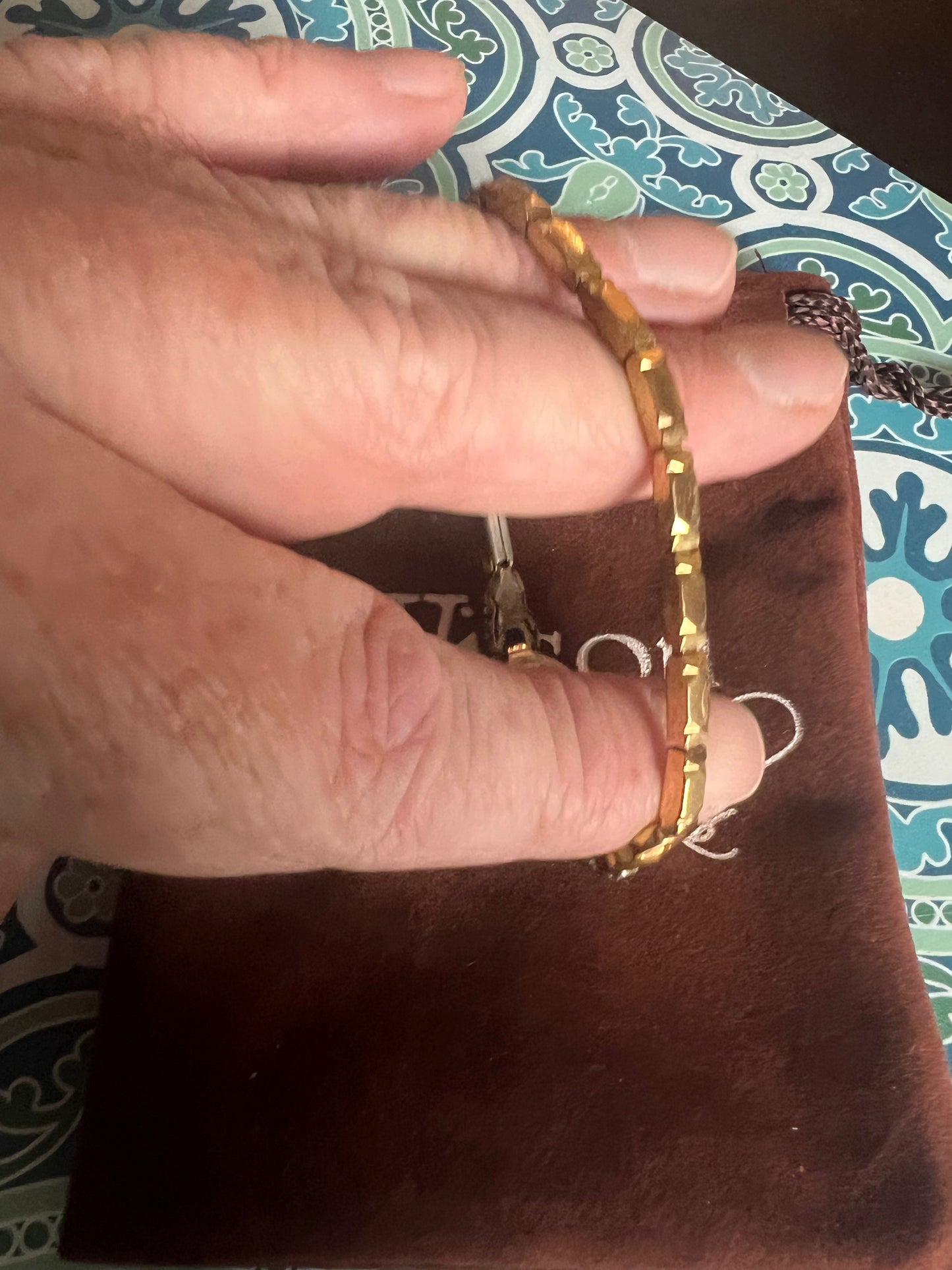 Ladies 1954 Conquest Swiss made dainty ladies watch B8