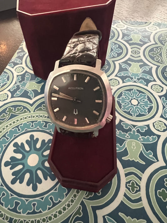 Men’s vintage Accutron 2183 N1 watch. Runs perfectly B8