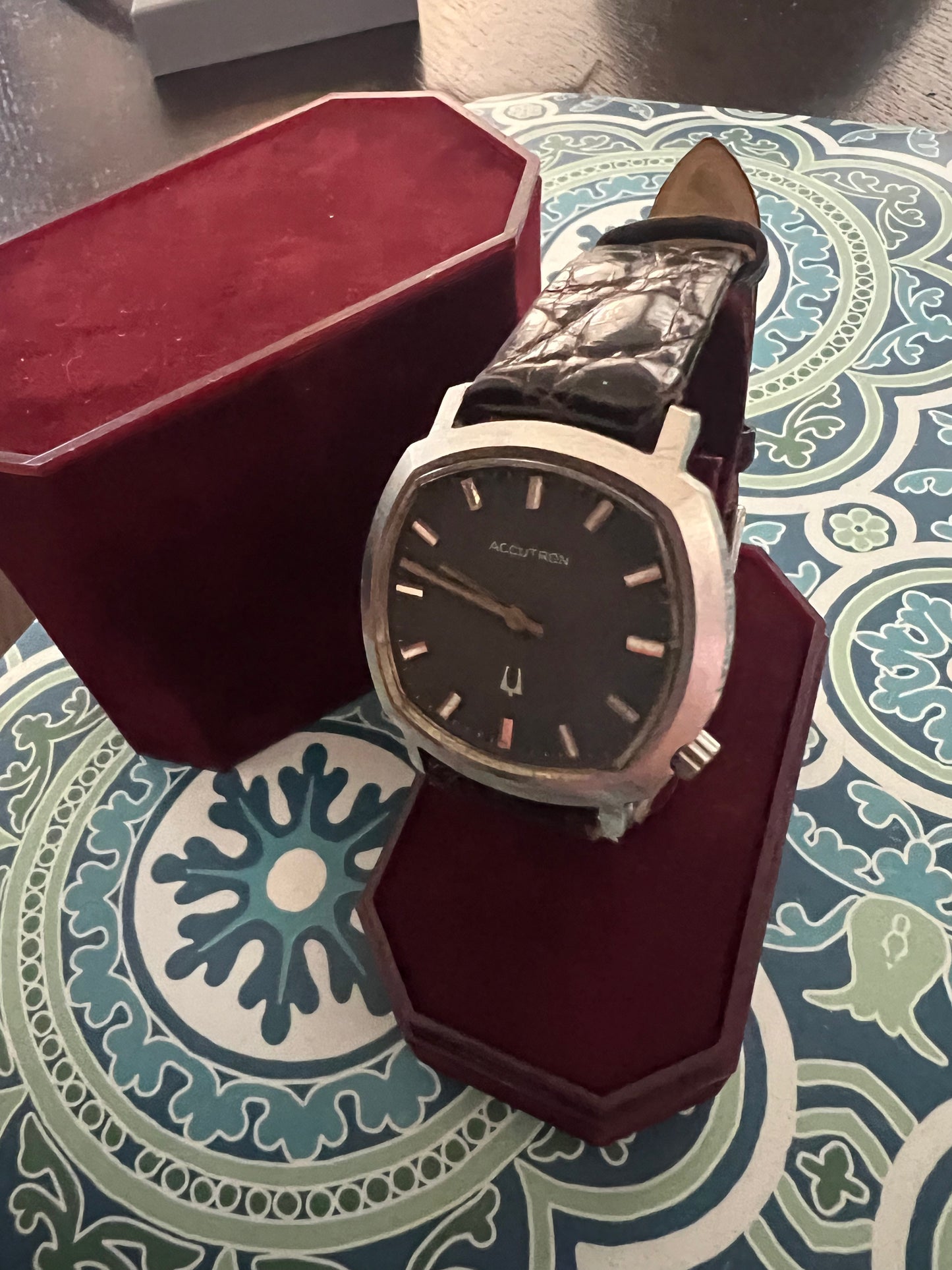 Men’s vintage Accutron 2183 N1 watch. Runs perfectly B8